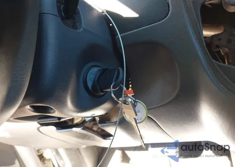 2006 Ford Escape Xlt from USA, damaged, VIN 1FMYU03Z46KC34412